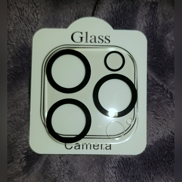 NWT iPhone 15 Pro/ 15 Pro Max Glass Black Lens Protector - Picture 2 of 2